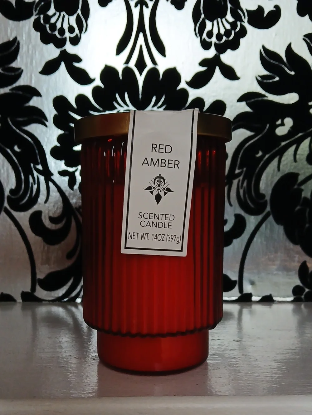 Red Amber Scented Candle